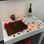 Dimora Al Centro بيت ضيافة كوزنسا