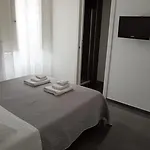 بيت ضيافة Dimora Al Centro كوزنسا